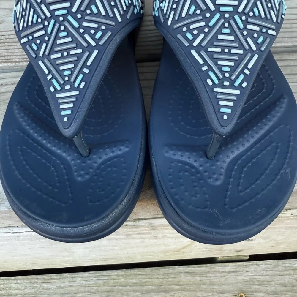 CROCS Blue Wedge Thong Sandal Beaded Monterey Flip Flop 206851 Gray Platform 11